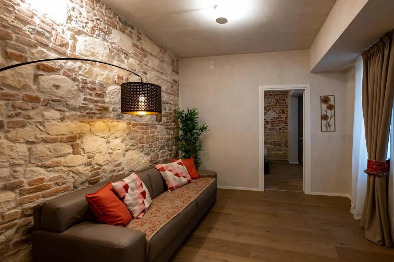 Verona Romana Apartments