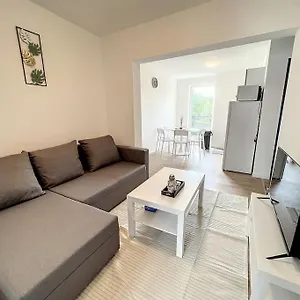 https://station-173-c-bruxelles-charleroi-airport.hotelsghent.com