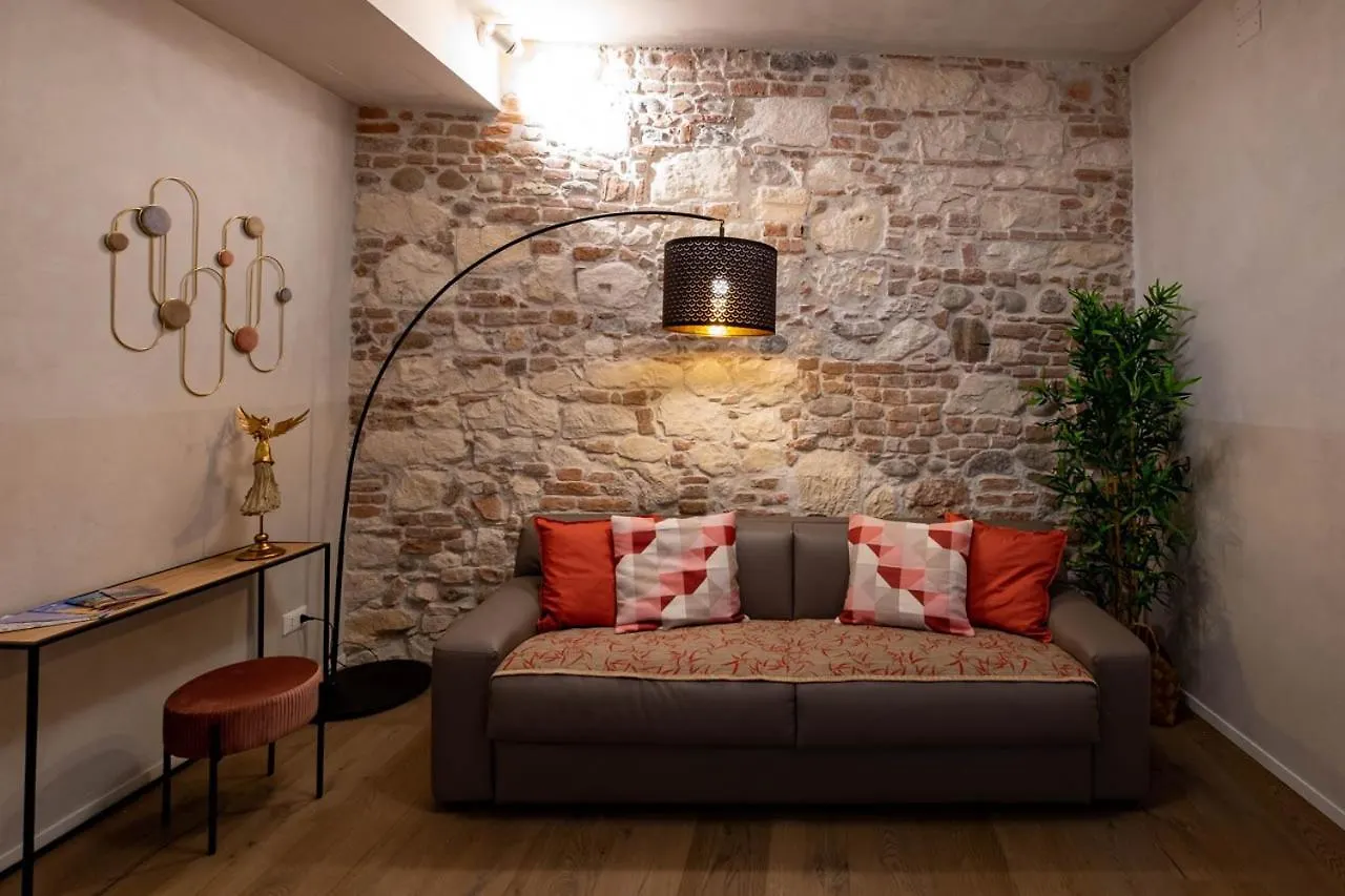 Verona Romana Apartments