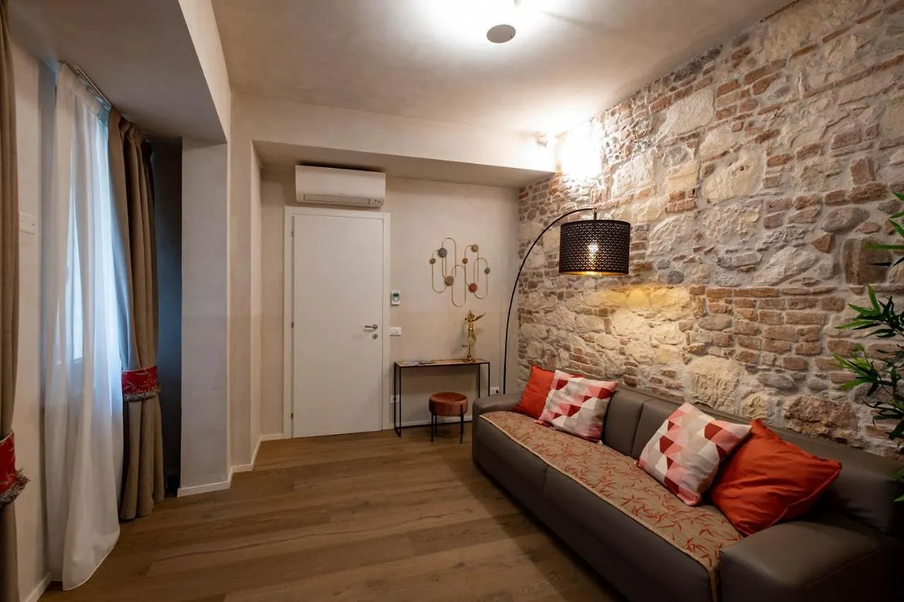 Verona Romana Apartments