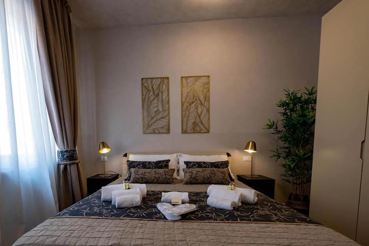 Verona Romana Apartments 0*,  Italië