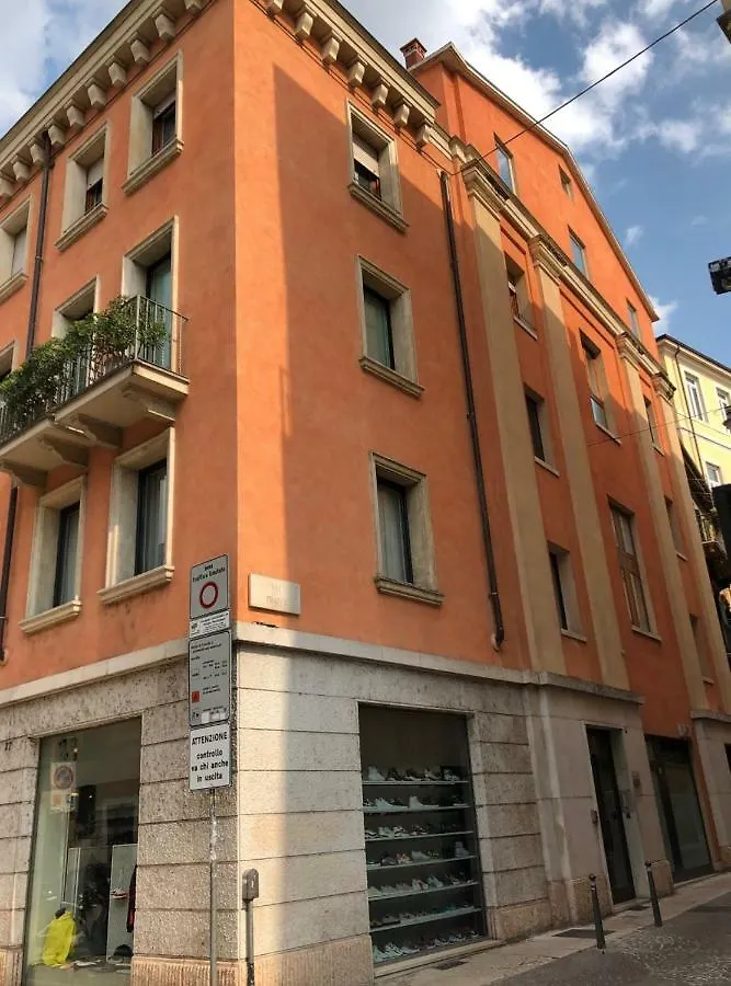 Verona Romana Apartments 0*,